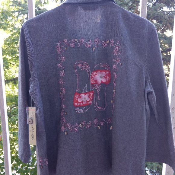 Button Up Top Blouse Embroidered - Picture 6 of 14